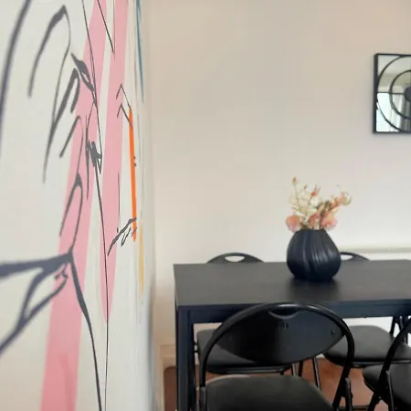 Flat In Stokes Croft