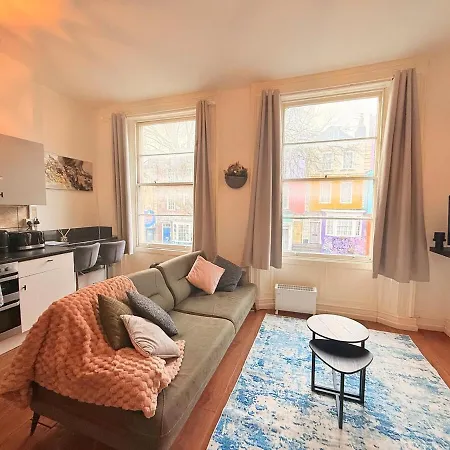Flat In Stokes Croft * Bristol