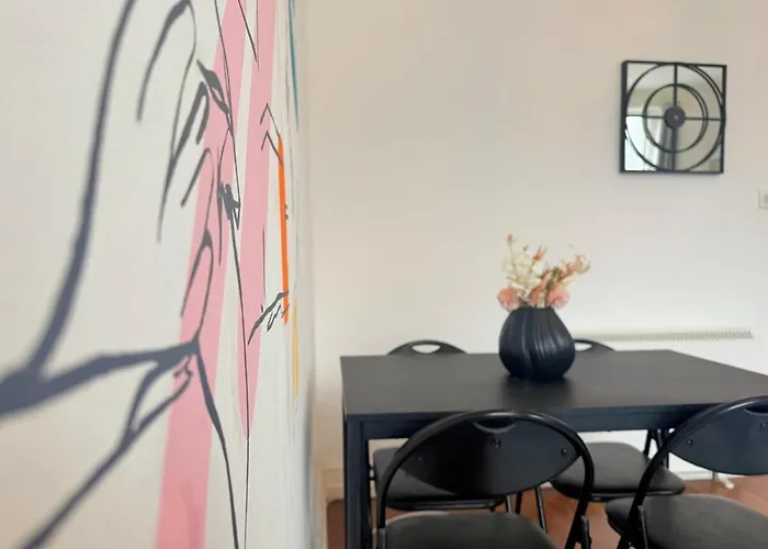 Flat In Stokes Croft