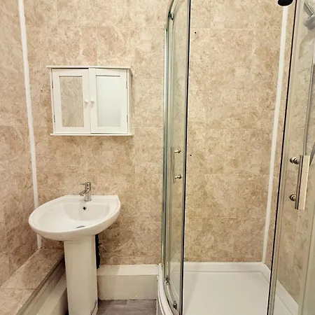 Flat In Stokes Croft *