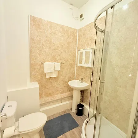 Flat In Stokes Croft