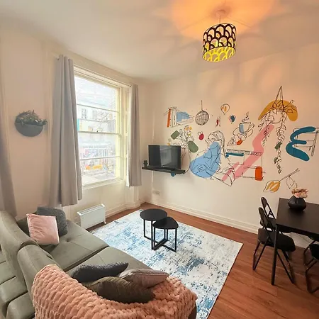 Flat In Stokes Croft Apartment *