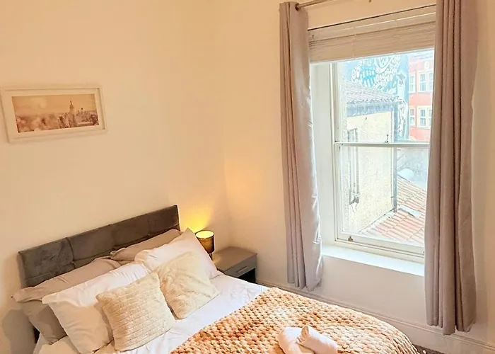 Апартаменти Flat In Stokes Croft Бристоль
